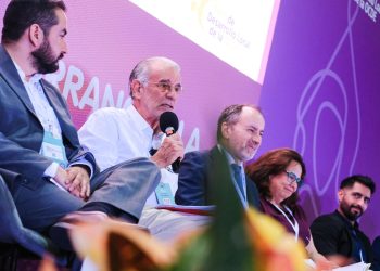Gobernador Eduardo Verano reitera en foro OCDE la necesidad de mayor autonomía para el desarrollo de las regiones en Colombia