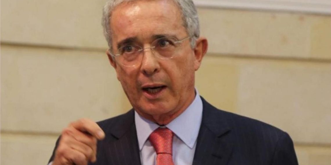 Human Rights Watch respalda fallo contra Uribe y destaca independencia judicial en Colombia