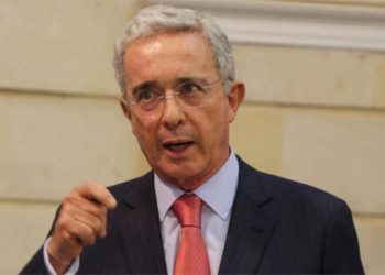 Human Rights Watch respalda fallo contra Uribe y destaca independencia judicial en Colombia