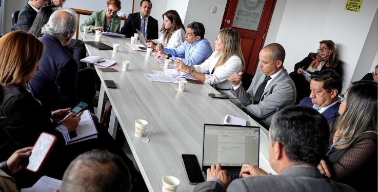 La Procuraduría avanza en la implementación de una estrategia interinstitucional para superar la escasez y dificultades de acceso a insulinas