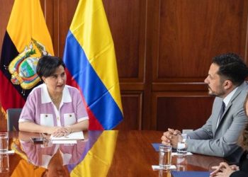 Canciller de Ecuador se reunió con funcionarios colombianos tras polémica por deportación masiva de reos