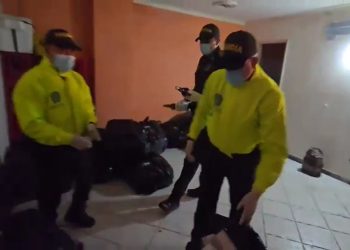 Autoridades incautan más de $200 millones en cigarrillos y licor de contrabando en el centro de Barranquilla