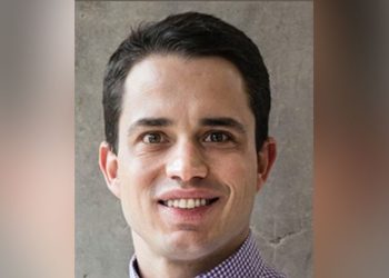 Hijos de Álvaro Uribe arremeten contra quienes celebran fallo judicial contra su padre