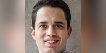 Hijos de Álvaro Uribe arremeten contra quienes celebran fallo judicial contra su padre