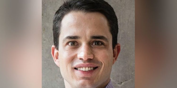 Hijos de Álvaro Uribe arremeten contra quienes celebran fallo judicial contra su padre