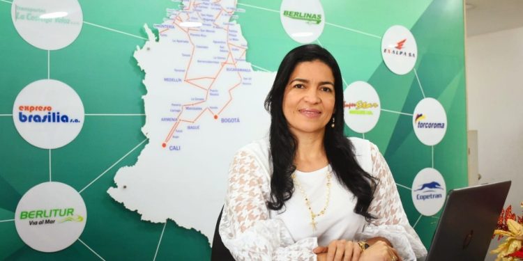 Transmetro tiene nueva cara: Liliana Rosales asume la gerencia con visión de expansión y mejora del servicio