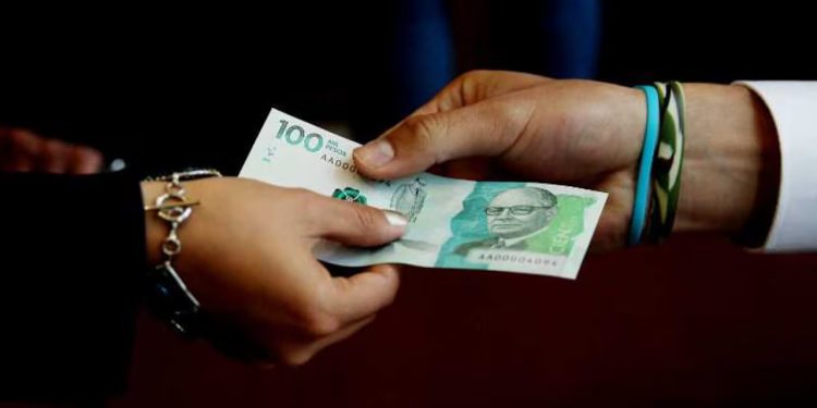 Así puede identificar si un billete de $100.000 es falso ante la alerta por falsificaciones en Colombia