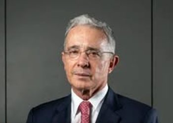 Álvaro Uribe Vélez, hallado culpable por soborno en actuación penal