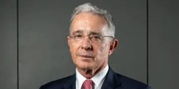 Álvaro Uribe Vélez, hallado culpable por soborno en actuación penal