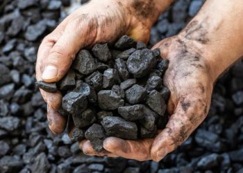Gobierno colombiano prepara decreto para prohibir exportación de carbón a Israel