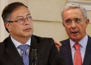 Uribe rechaza propuesta de Petro de acudir a la JEP: “Tenga algo de honor”