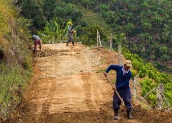 Caminos Comunitarios: ¿Paz Total o Desfalco Total?
