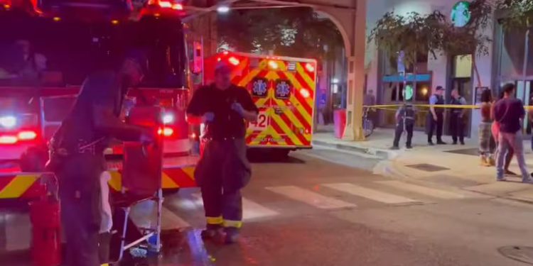 Cuatro muertos y 14 heridos deja tiroteo en Chicago, Estados Unidos