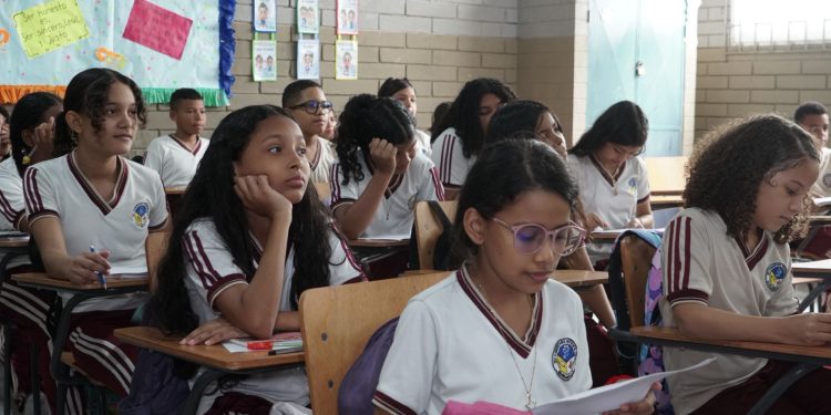 Hoy regresaron a clases más de 193.300 estudiantes en Barranquilla