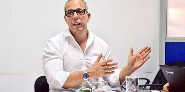 Alfredo Saade asumirá decisión sobre el contrato de pasaportes tras pulso entre Cancillería y Petro