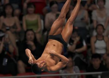 Luis Felipe Uribe mantiene viva la ilusión: Colombia, en semifinales del Mundial de Clavados