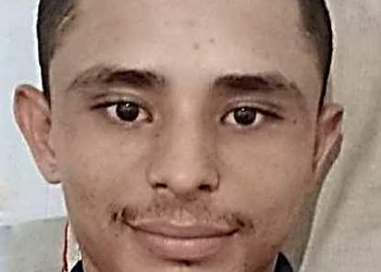 Era mototaxista: hallan muerto a joven desaparecido en playas de Sabanilla, con impactos de bala en cabeza y pecho