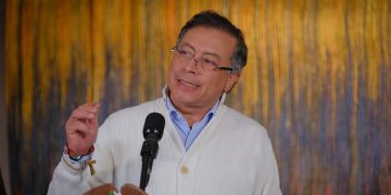 Petro sugiere trasladar la Estatua de la Libertad a Cartagena y cuestiona políticas migratorias de EE. UU.