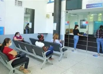 Oficina de Pasaportes en el Atlántico, desbordada por aumento de solicitudes en medio de la incertidumbre nacional