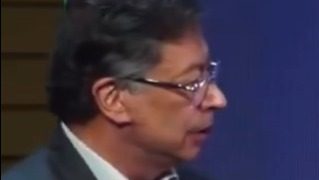 Petro pide a los wayúu bloquear salida de carbón colombiano hacia Israel y arremete contra su exministro de Comercio