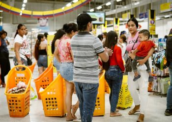 Distrito fortalece la seguridad alimentaria de la primera infancia con redención de bonos nutricionales