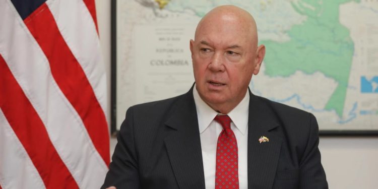 EE. UU. advierte sobre riesgos del acercamiento comercial entre Colombia y China