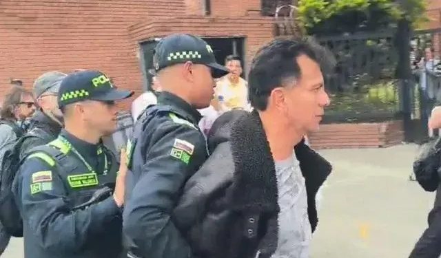 Tensión en Paloquemao durante juicio a Álvaro Uribe: detienen a manifestante por presunta agresión