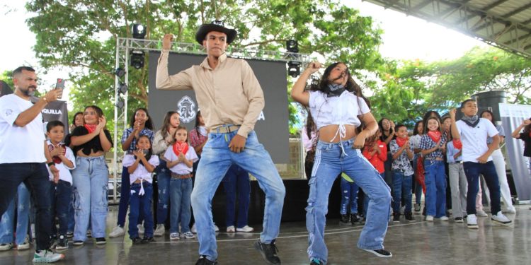 Baile, liderazgo y acción: jóvenes se empoderan con ‘Buena Movida’ para decirle no a la violencia