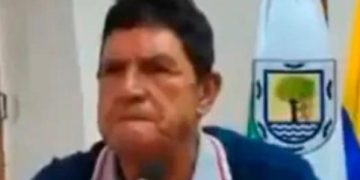 Jueza desestima testimonio del padre de Monsalve por contradicciones en juicio contra Álvaro Uribe