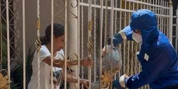 Callejoneros de Triple A, un servicio clave que garantiza la recolección de residuos y limpieza en zonas de difícil acceso