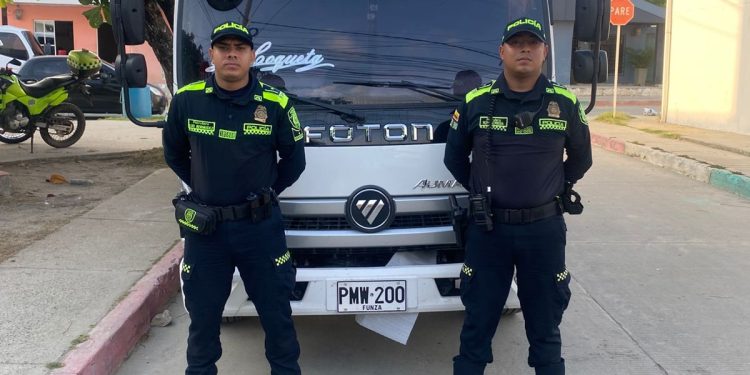 Policía recupera vehículo hurtado en el barrio Las Flores