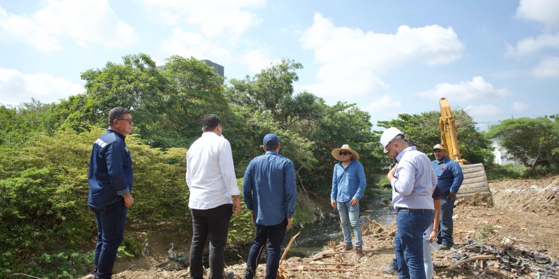 La C.R.A. inició trabajos para la recuperación de la capacidad hidráulica y ambiental del arroyo León