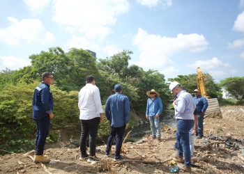 La C.R.A. inició trabajos para la recuperación de la capacidad hidráulica y ambiental del arroyo León