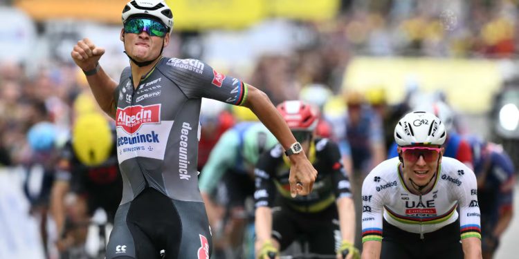 Van der Poel conquista la segunda etapa del Tour y se viste de líder