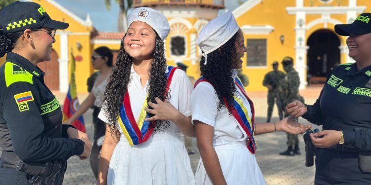 BOLÍVAR | Policía Nacional, alma y escudo del desfile patrio en Mompox