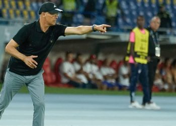 Arias no se conforma: “Las expulsiones son una irresponsabilidad que debemos corregir ya”