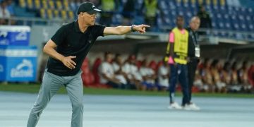 Arias no se conforma: “Las expulsiones son una irresponsabilidad que debemos corregir ya”