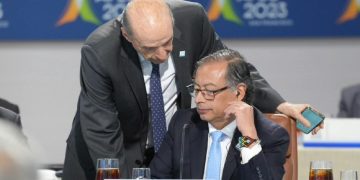 Fiscalía General abrió indagación previa contra excanciller Álvaro Leyva por supuesto plan para sacar a Petro del poder