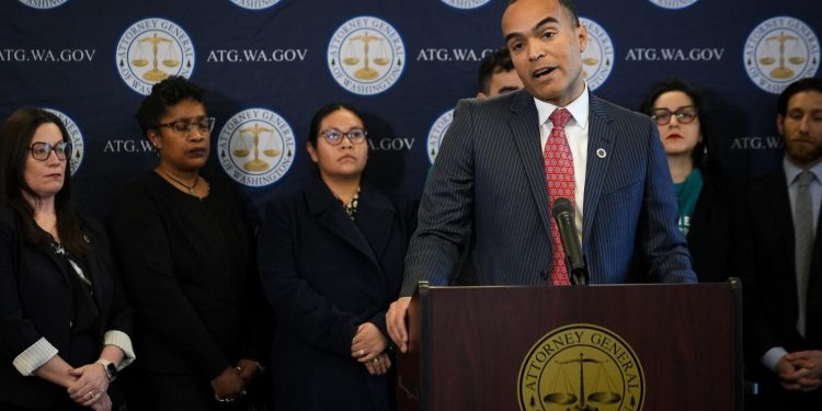 Juez federal bloquea orden de Trump que negaba ciudadanía por nacimiento