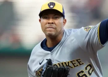 José Quintana brilla y Milwaukee sigue imparable: 10 victorias al hilo en la MLB