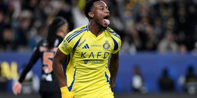 Jhon Jáder Durán será dirigido por José Mourinho en el Fenerbahçe