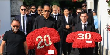 La plana mayor del fútbol portugués y del Liverpool despidieron a Diogo Jota