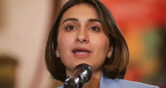 Ex Canciller Laura Sarabia admite retraso en convenio con Portugal que afectó producción de pasaportes