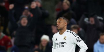Francia investiga a Kylian Mbappé por donaciones a policías