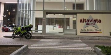 Altavista, baja seguridad: ladrones se llevan caja fuerte con dólares, joyas y relojes en edificio del norte de Barranquilla