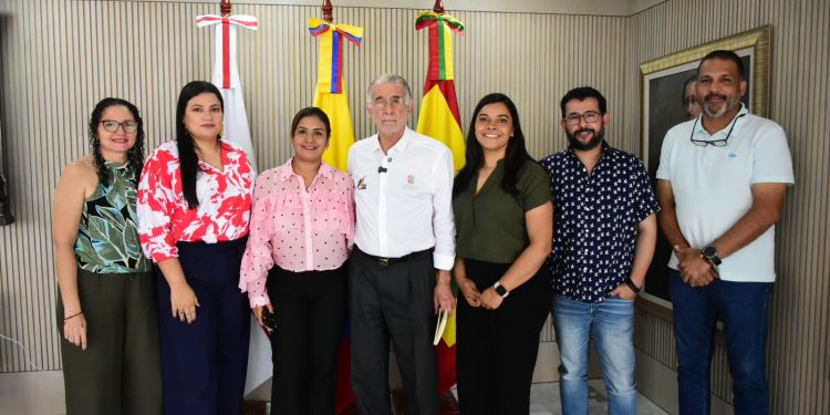 Gobernador Eduardo Verano consolida alianzas que garantizan el paso de la educación básica a la media en colegios del departamento