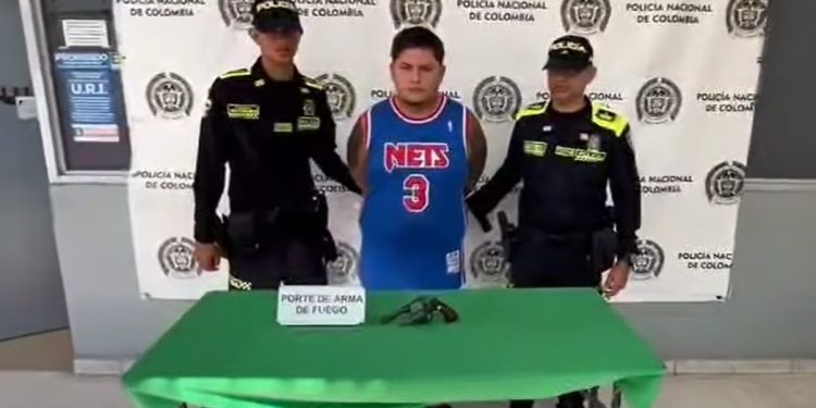 Capturado hombre en Barranquilla por porte ilegal de armas; estaría vinculado a “Los Costeños”