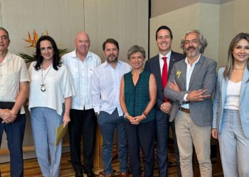 Precandidatos presidenciales dialogan con líderes de EE. UU. en Cartagena