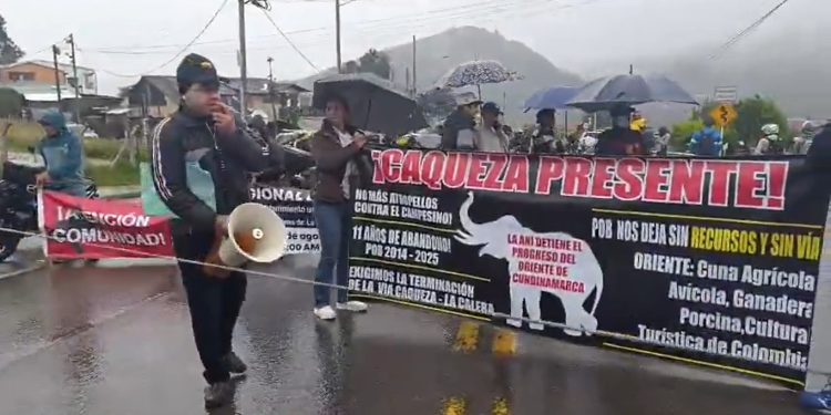 Persisten bloqueos en la vía Bogotá – La Calera: habitantes exigen soluciones urgentes a la Perimetral de Oriente