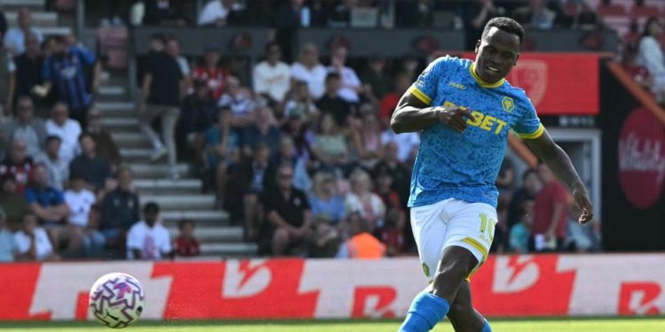 Jhon Arias debuta como titular en la Premier, pero el Wolves sigue sin levantar cabeza